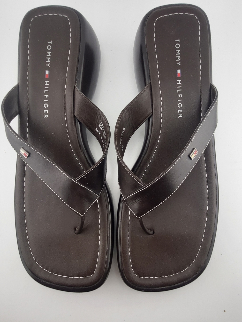 Tommy Hilfiger Dark Brown Leather Flip-Flop Sandals NWOT 9 M